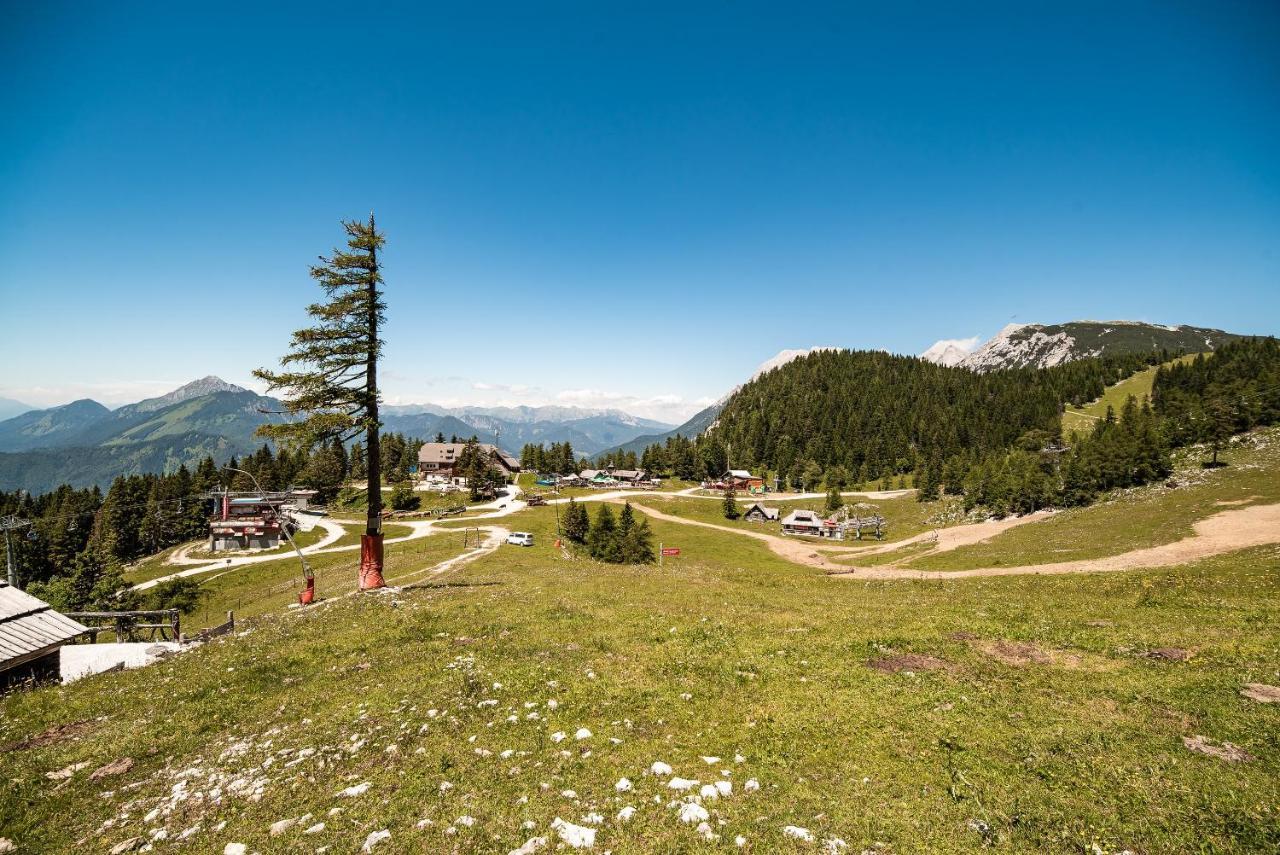 Apartments Zvoh, Krvavec, Ski-in, Ski-out Cerklje na Gorenjskem Extérieur photo