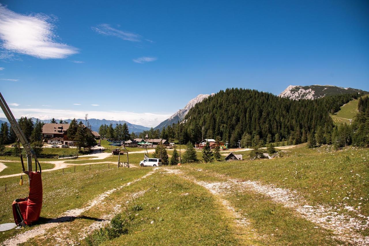 Apartments Zvoh, Krvavec, Ski-in, Ski-out Cerklje na Gorenjskem Extérieur photo