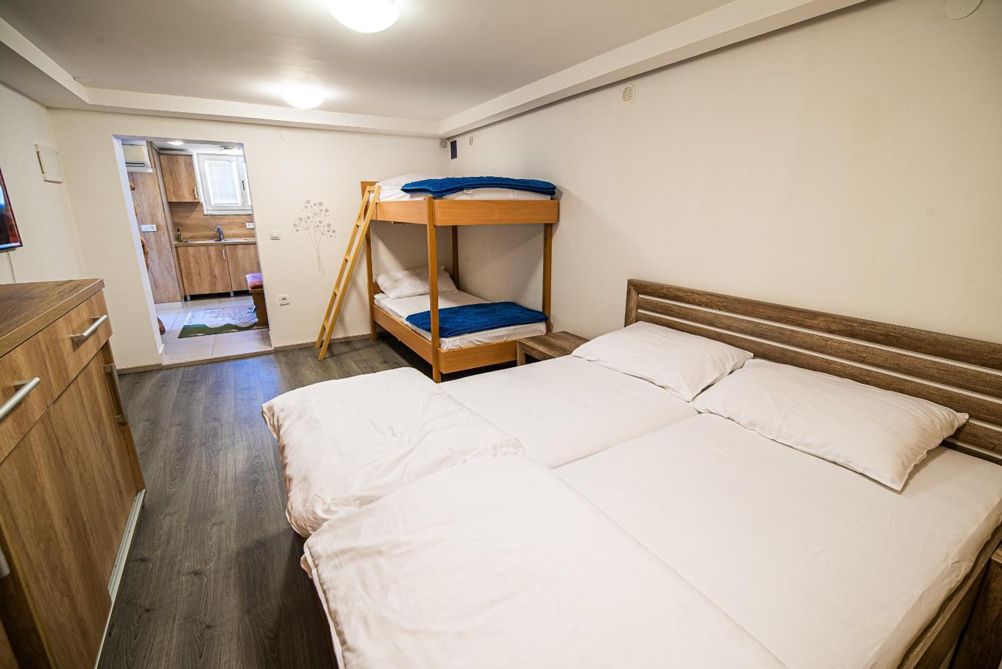Apartments Zvoh, Krvavec, Ski-in, Ski-out Cerklje na Gorenjskem Chambre photo